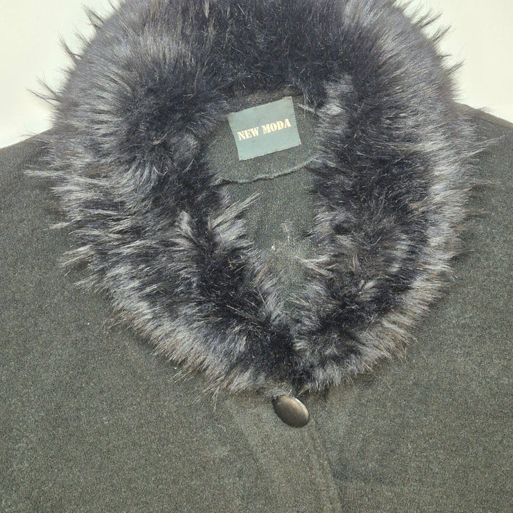 New Moda kragponcho i mörkgrå ullblandning