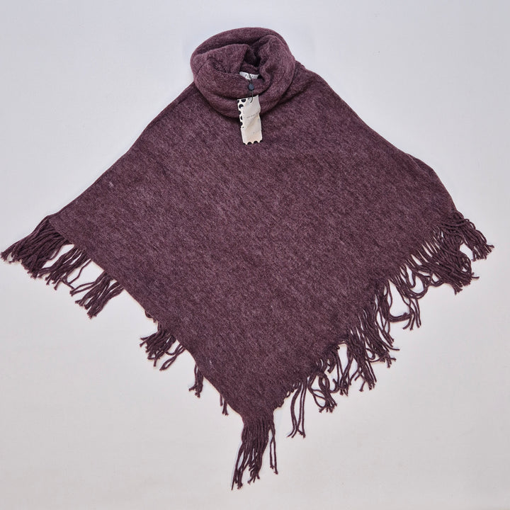 Elegant vinröd poncho från Pieces