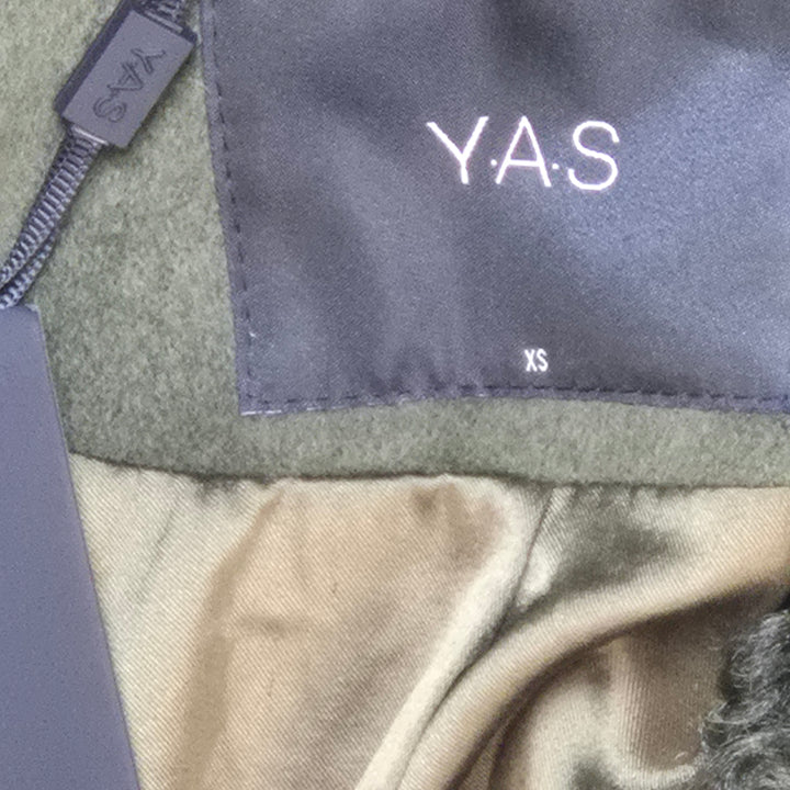 Elegant texturerad jacka Y.A.S damkläder XS