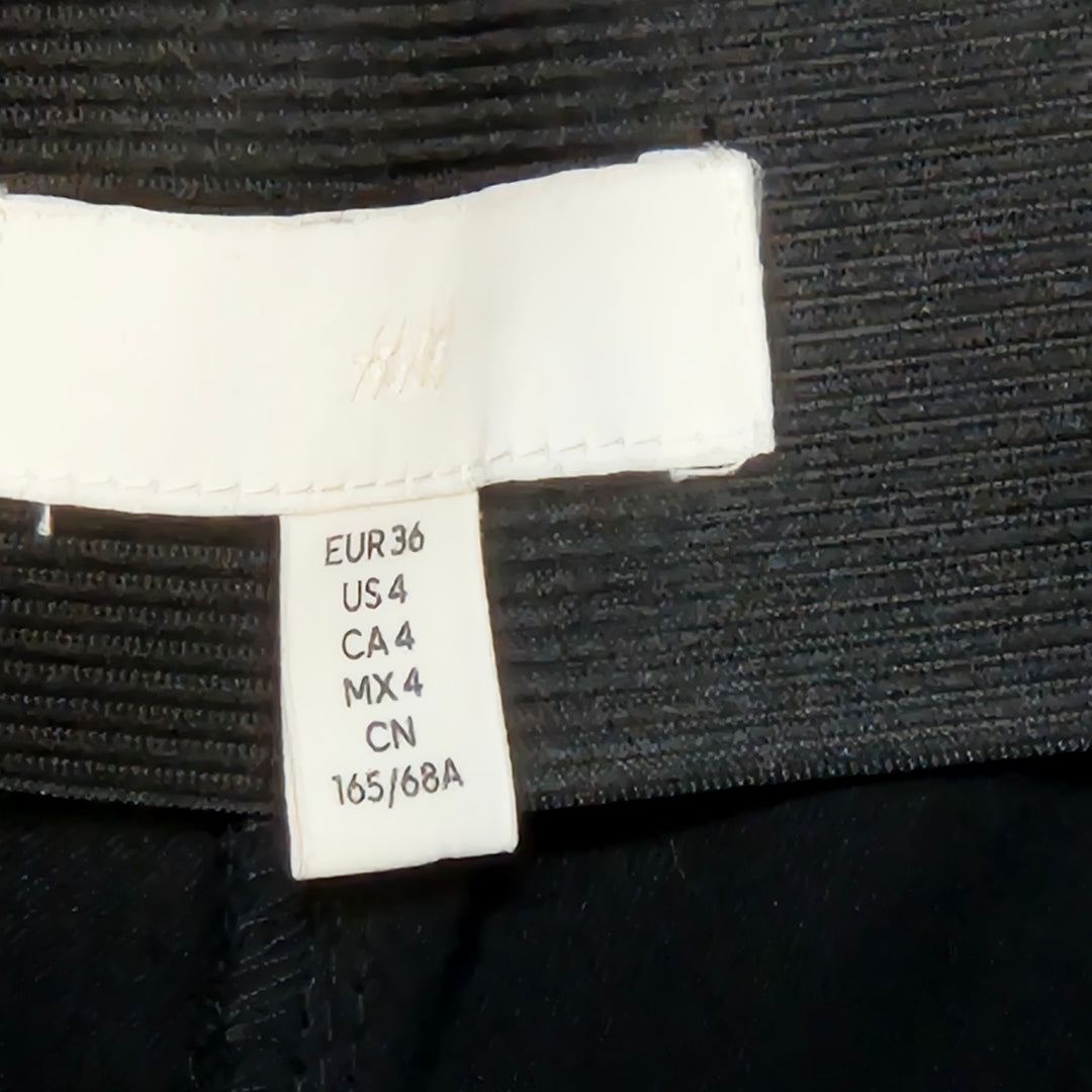 Retro svarta utsvängda byxor från Zara