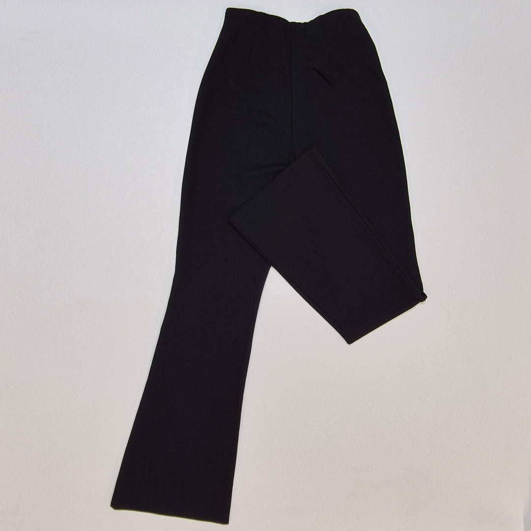 Retro svarta utsvängda byxor från Zara