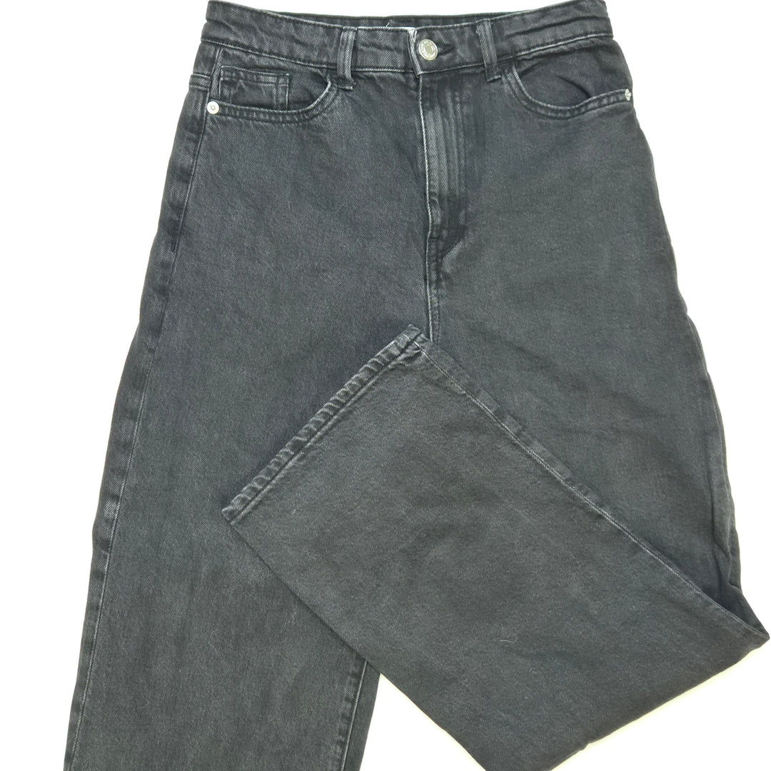 Klassiska svarta jeans från Lindex, elegant modell Hanna