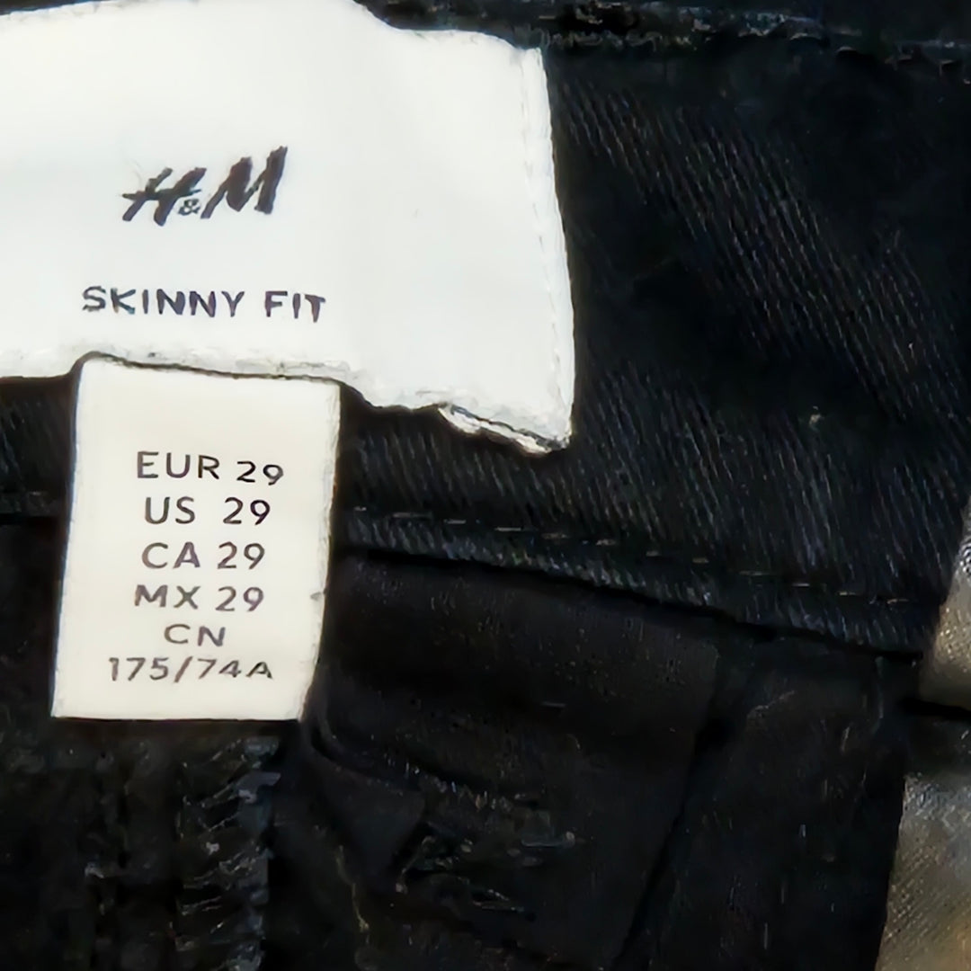 Stilrena svarta H&M jeans EUR 29