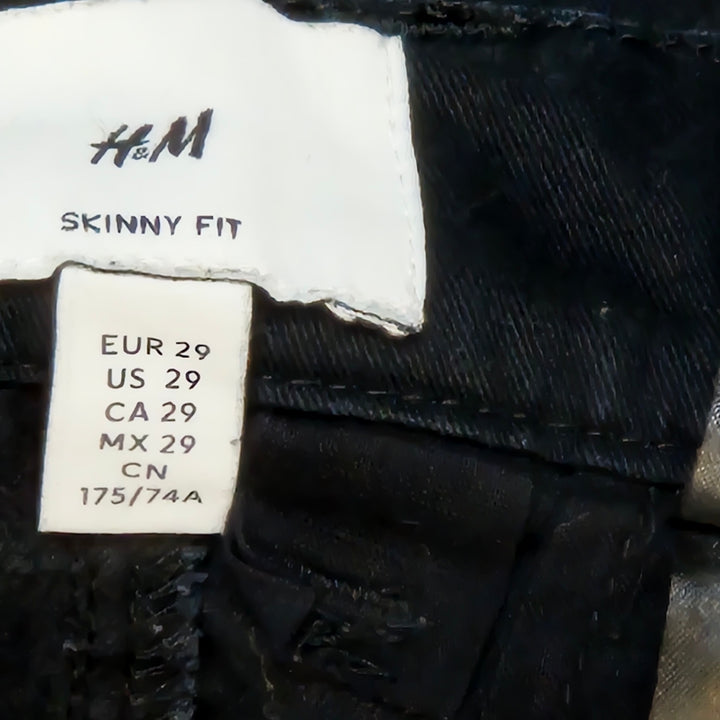 Stilrena svarta H&M jeans EUR 29