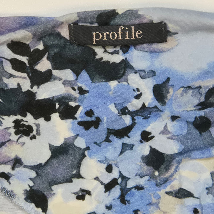 Elegant blus med blomstertryck från Profile