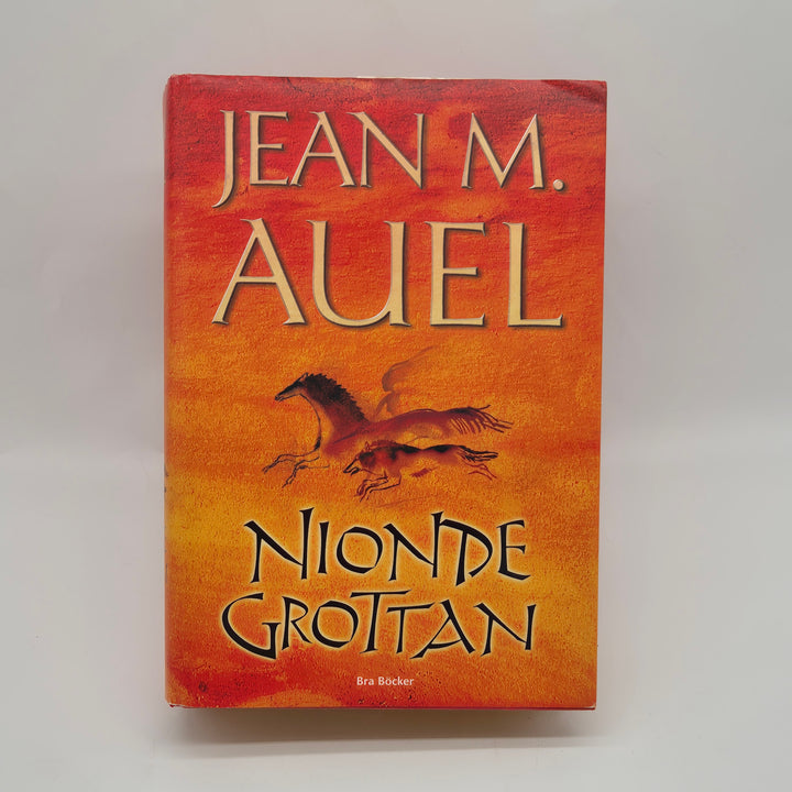 Nionde Grottan av Jean M. Auel, Begagnad Bok