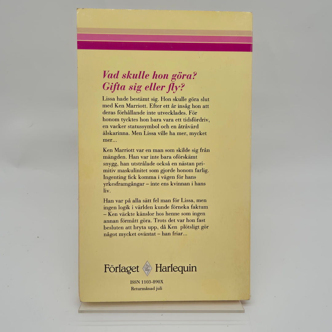 Harlequin Roman: Att Välja En Man, Begagnad