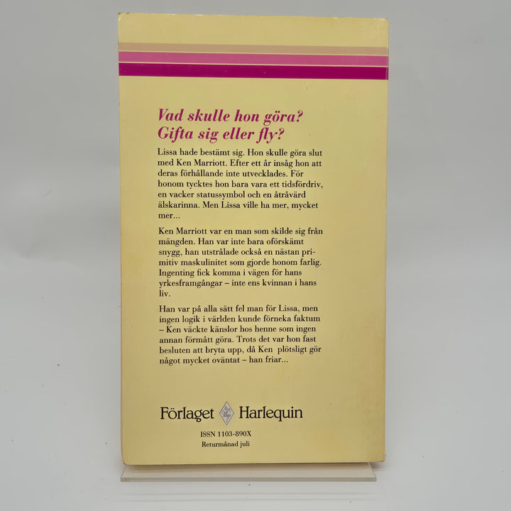 Harlequin Roman: Att Välja En Man, Begagnad