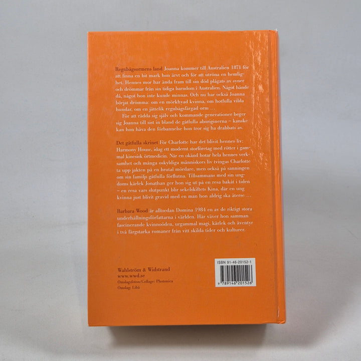 Historisk roman av Barbara Wood i gott skick