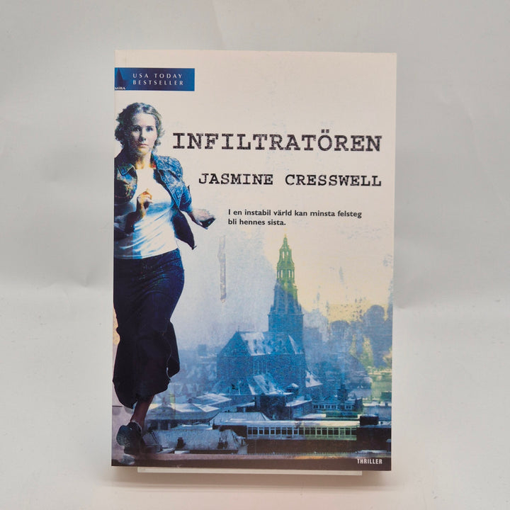 Infiltratören bok av Jasmine Cresswell
