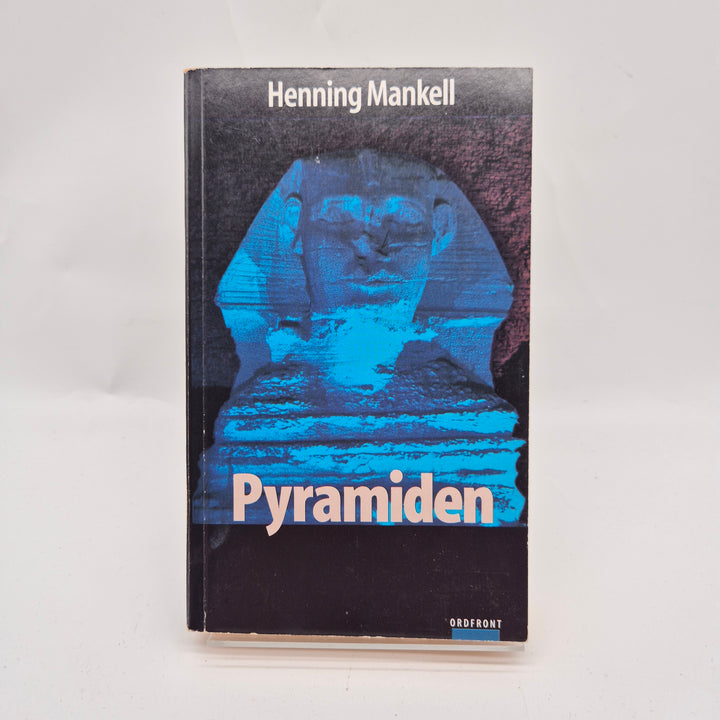 Henning Mankells klassiska deckarbok Pyramiden
