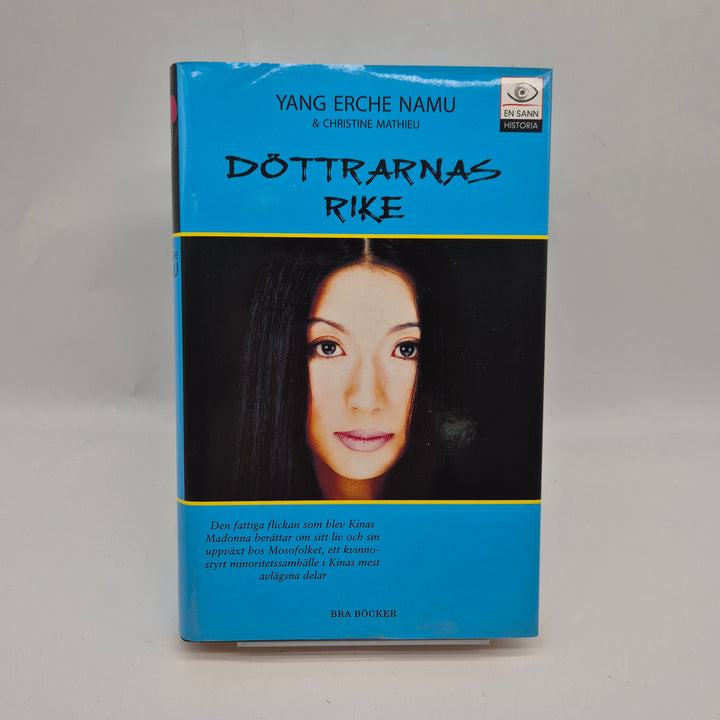 Döttrarnas rike Bok i Mycket Gott Skick