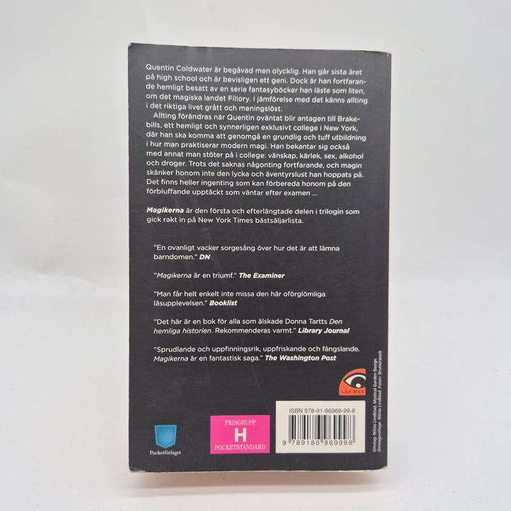 Magikerna av Lev Grossman Pocketbok