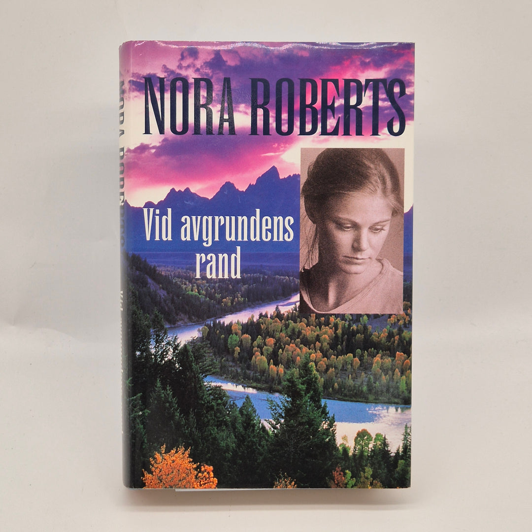 Nora Roberts roman Vid avgrundens rand