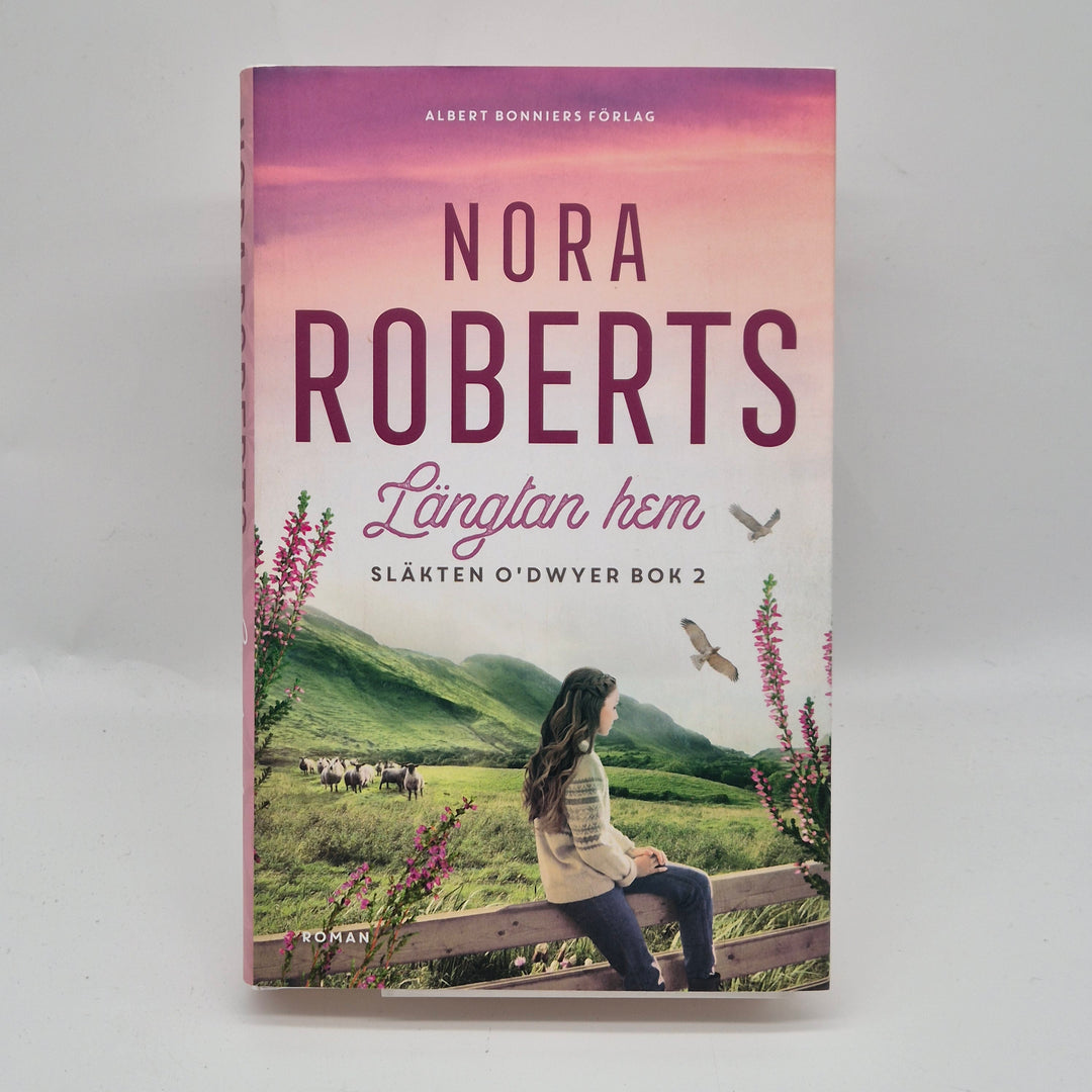 Nora Roberts Längtan hem i mycket gott skick