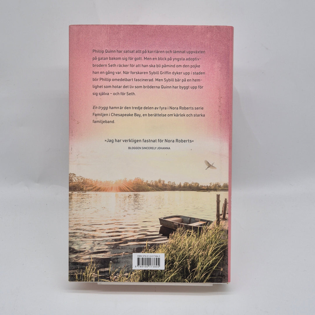 Nora Roberts bok En trygg hamn begagnad