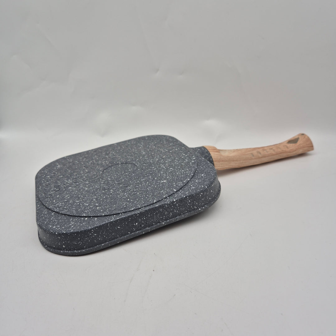 Multifunktionell grillpanna i gjutjärn med trähandtag