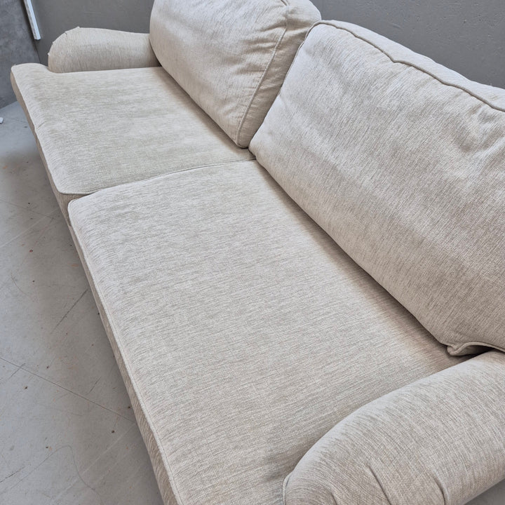 Retro soffa i linnetyg med komfort