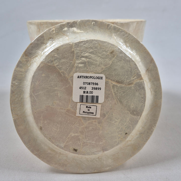 Unik dekorvas i alabaster från Anthropologie