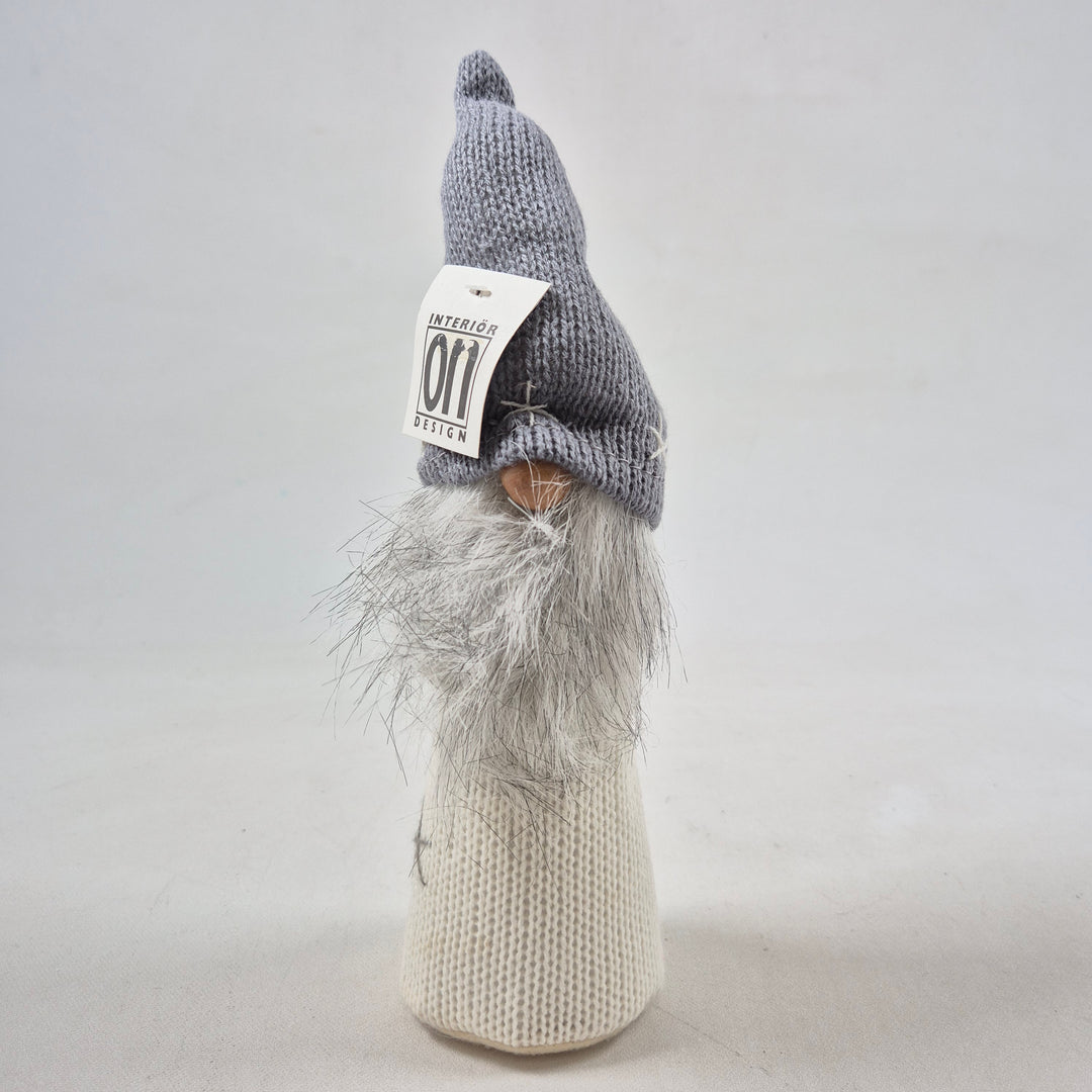 Julnisse i stickad design – grå & vit (ON Interiör Design)