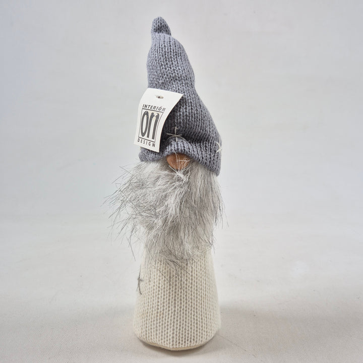 Julnisse i stickad design – grå & vit (ON Interiör Design)