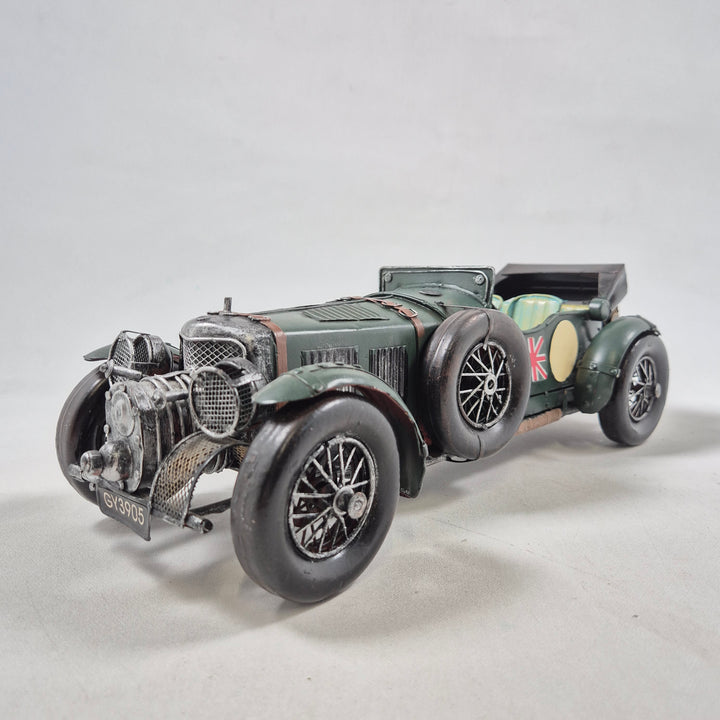 Authentisk retro modellbil i metall