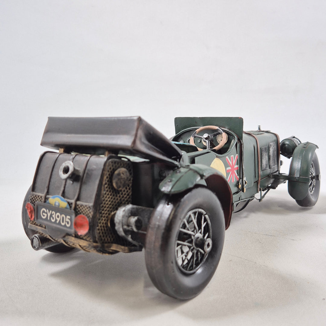 Authentisk retro modellbil i metall