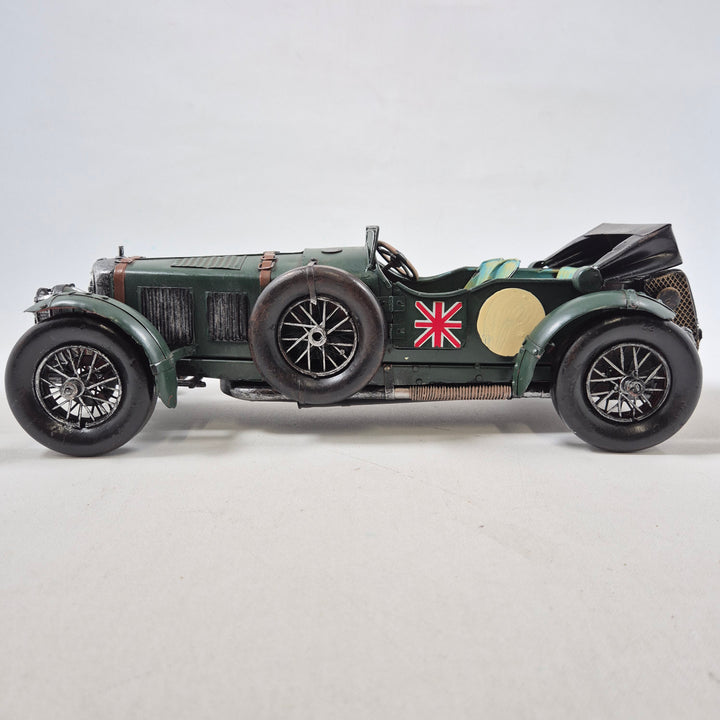 Authentisk retro modellbil i metall