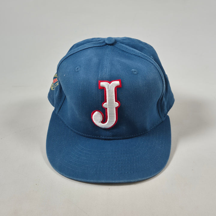 Retro blå baseballkeps med röd 'J' motiv
