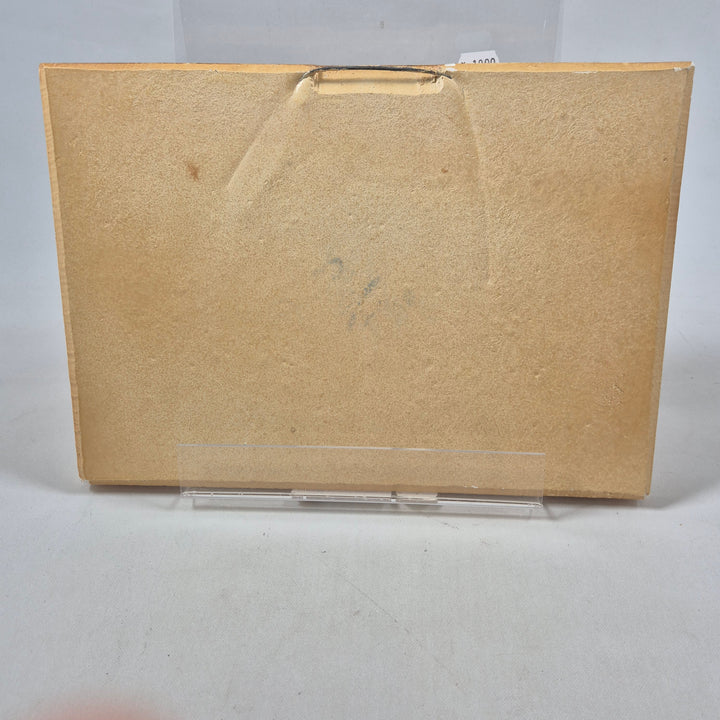 Retro trärelief med hantverkartema i trä