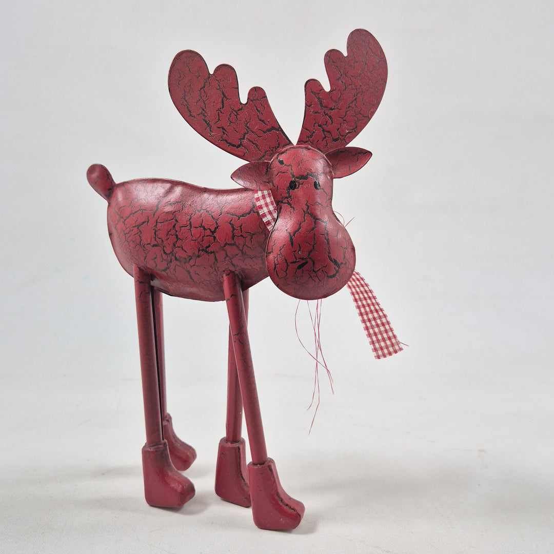 Retro älgfigur i metall med röd finish