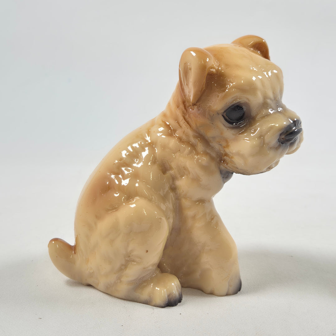 Retro porslinsfigur föreställande söt hund