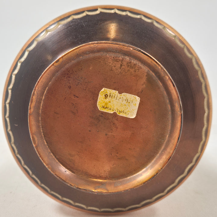 Handgjord turkisk mässingsvas med gravyr