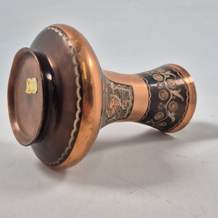 Handgjord turkisk mässingsvas med gravyr