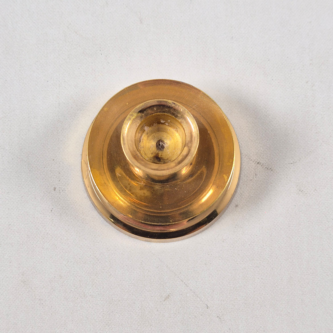 Retro Mässingsljusstake med Historisk Elegans