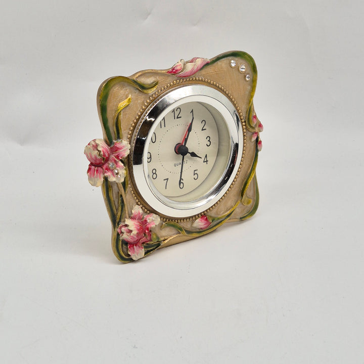 Retro bordklocka med blommotiv och pärlor