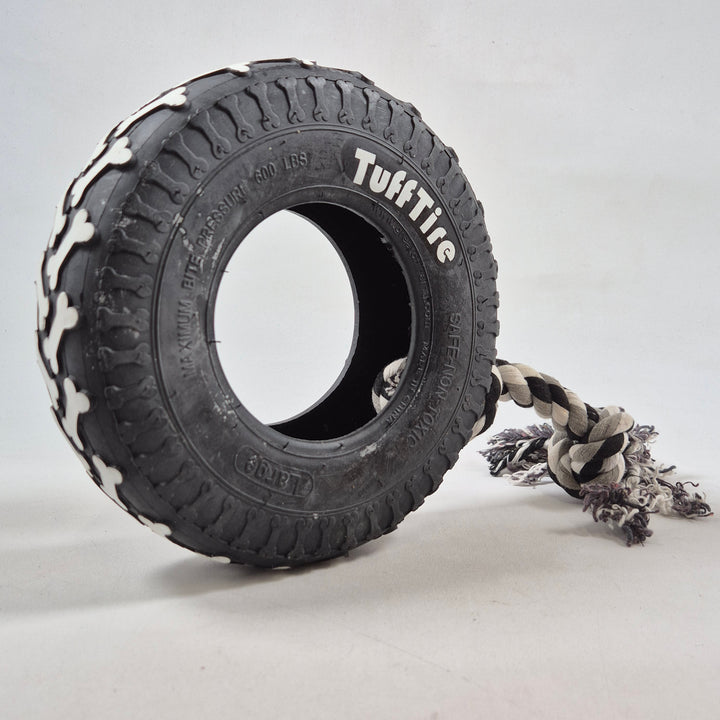 TuffTire robust hundleksak av gummi och rep