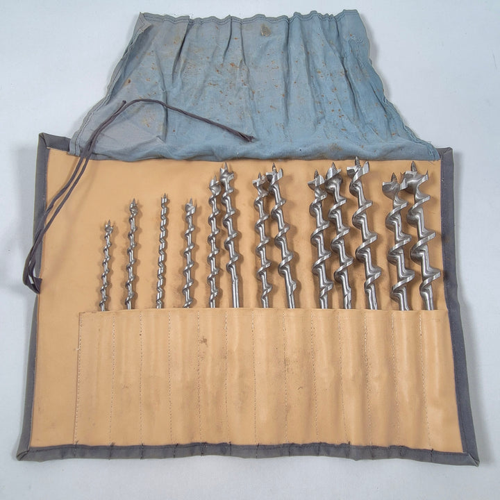 Set med spiralborr för trä i väska