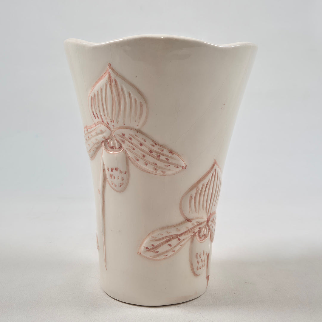 Retro keramikvas med rosa orkidérelief