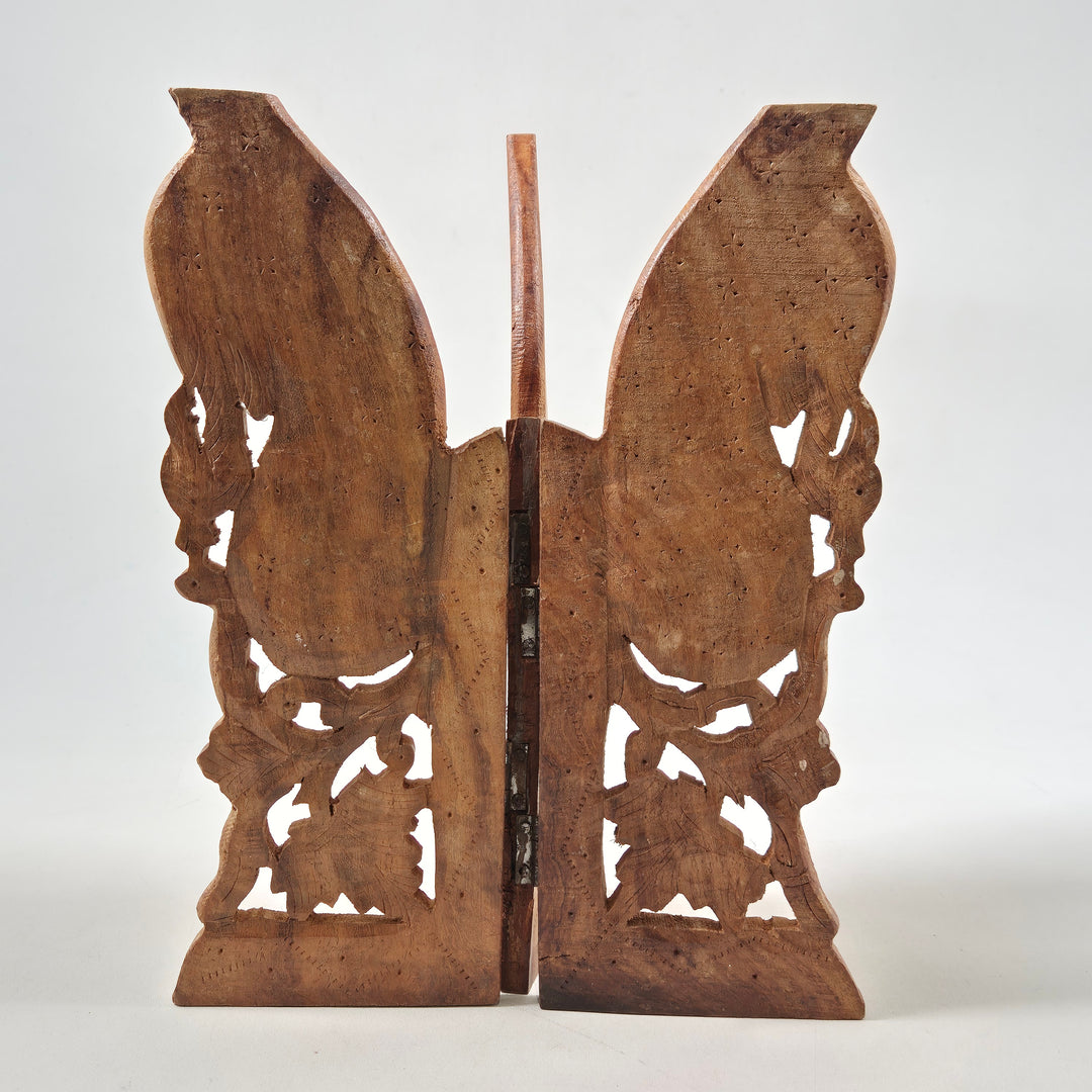 Unikt retro träbokstöd med bladmönster