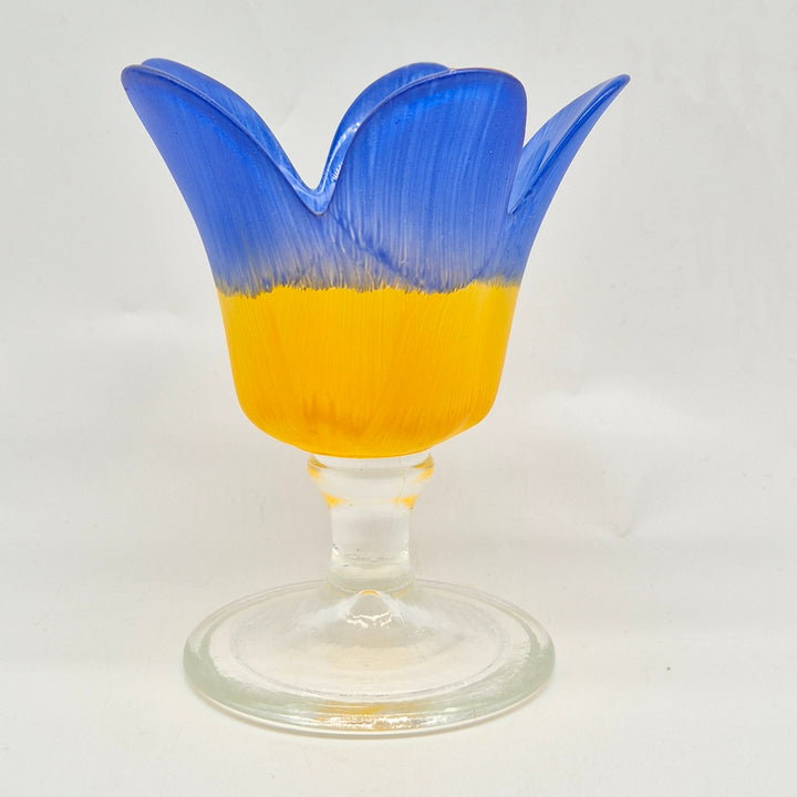 Handblåst glasvas med blågul design