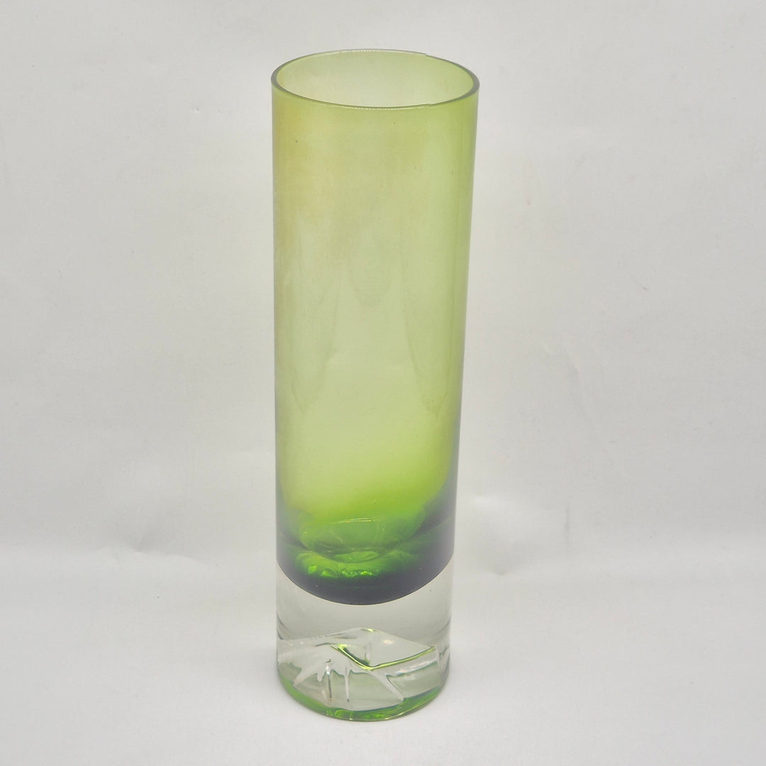 Retro vas i grönt glas, elegant design