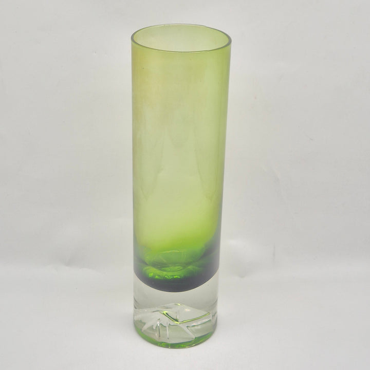 Retro vas i grönt glas, elegant design