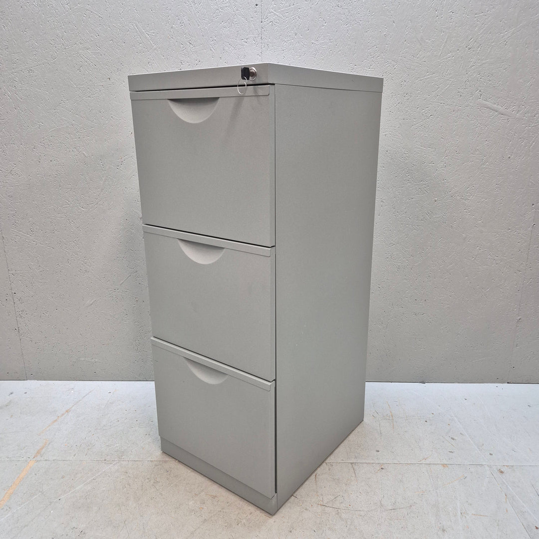 Elegant modernt metallarkivskåp med silvergrå finish
