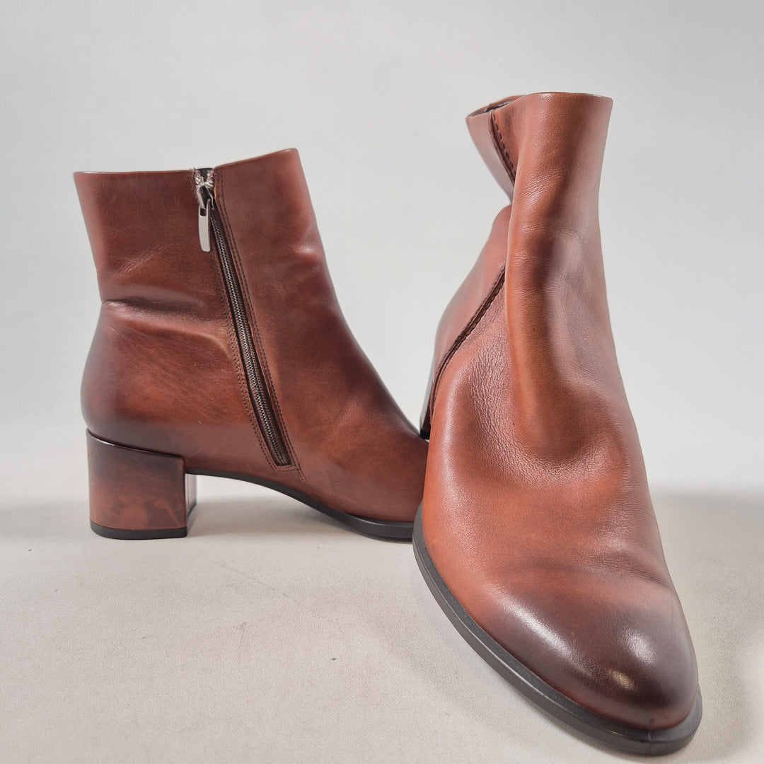 ECCO läderstövletter i brunt, elegant stil