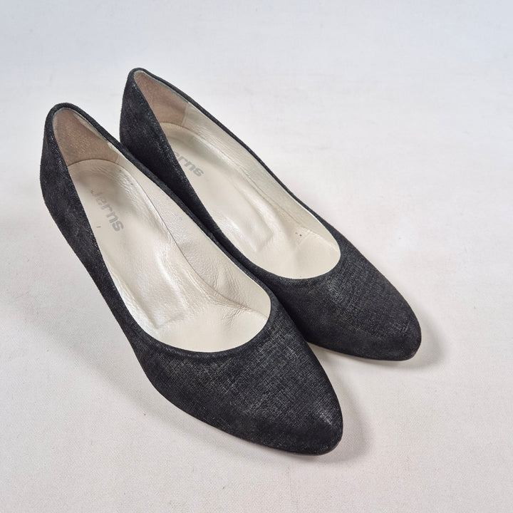 Svarta eleganta pumps i tyg storlek 39