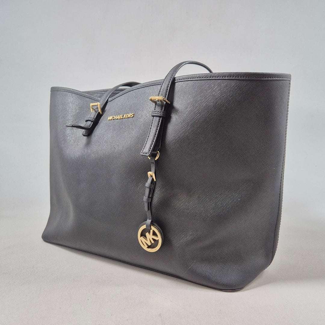 Michael Kors svart läderhandväska elegant