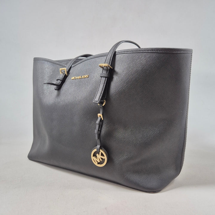 Michael Kors svart läderhandväska elegant