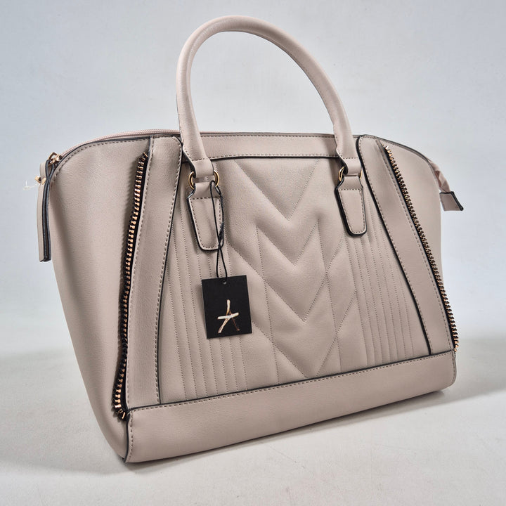 Elegant quiltad handväska i konstläder från Primark