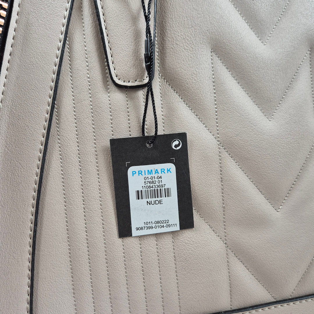 Elegant quiltad handväska i konstläder från Primark